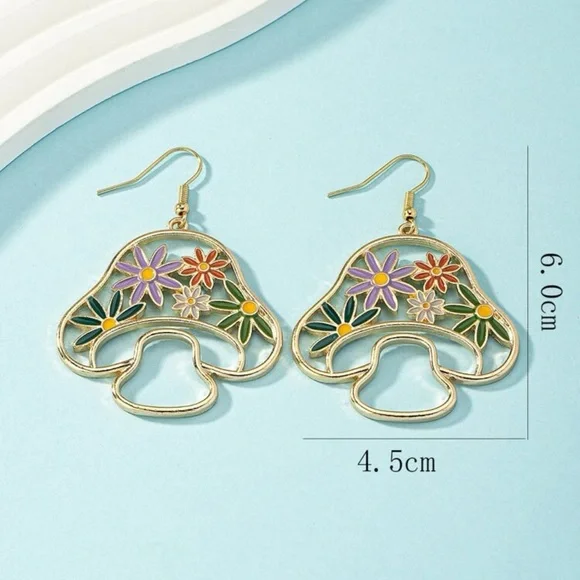 🍄 Mushroom Earrings 🍄 - Picture 2 of 5